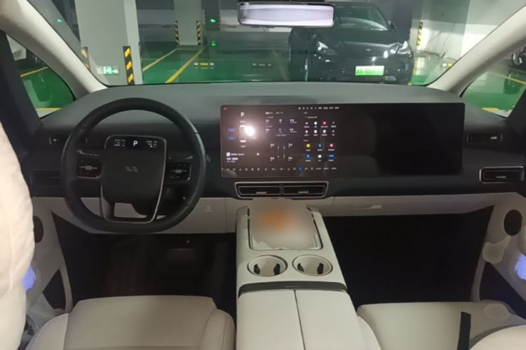 Used Li Auto MEGA 2025 Home Family Special Edition Center Console