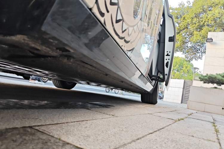 Used Li Auto MEGA 2025 Home Family Special Edition Chassis Front Left