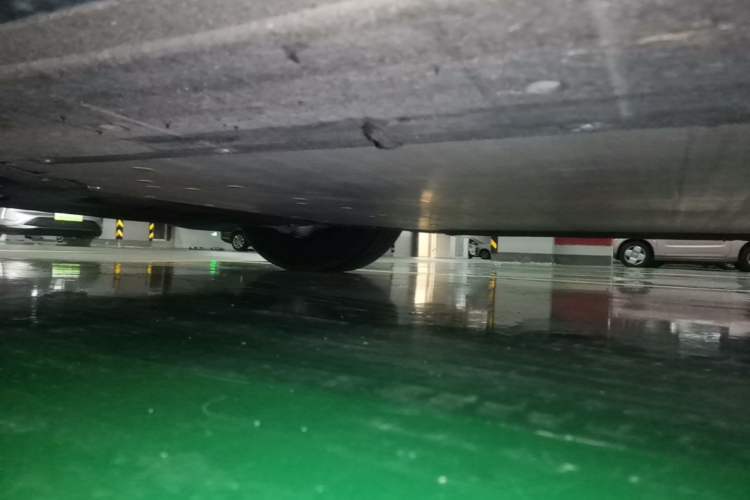 Used Li Auto MEGA 2025 Home Family Special Edition Chassis Front Left