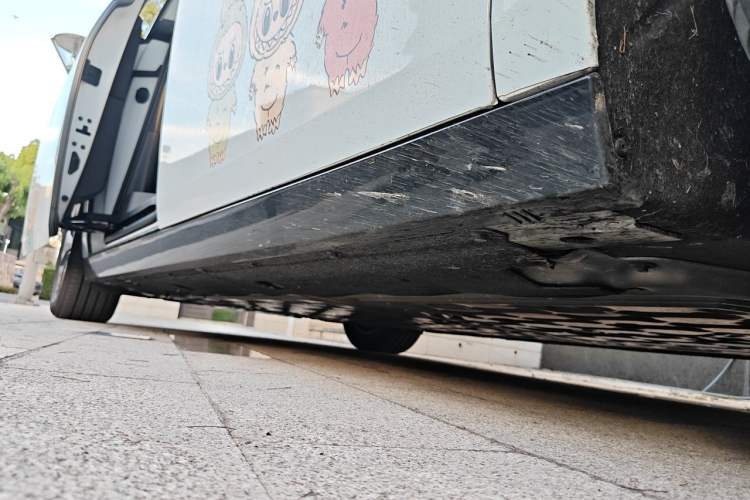 Used Li Auto MEGA 2025 Home Family Special Edition Chassis Front Right