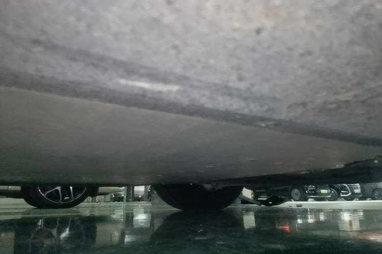 Used Li Auto MEGA 2025 Home Family Special Edition Chassis Front Right