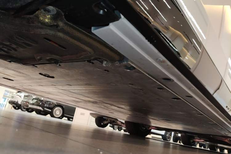 Used Li Auto MEGA 2025 Home Family Special Edition Chassis Rear Right