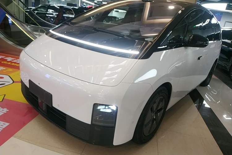 Ojetý Li Auto MEGA 2025 Ultra Smart Refreshed Edition Guazi used car, China used car export, Used car for sale, Used  cars, Cheapest cars for sale