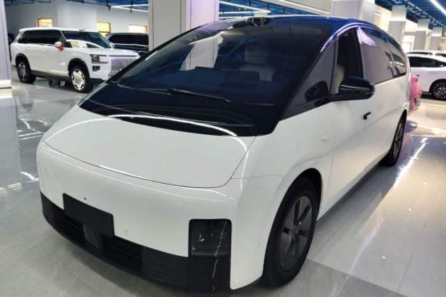 Used Li Auto MEGA 2025 Home Family Special Edition