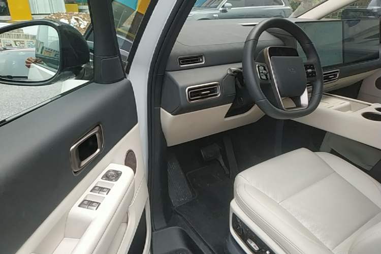 Used Li Auto MEGA 2025 Ultra Smart Refreshed Edition Driver Seat