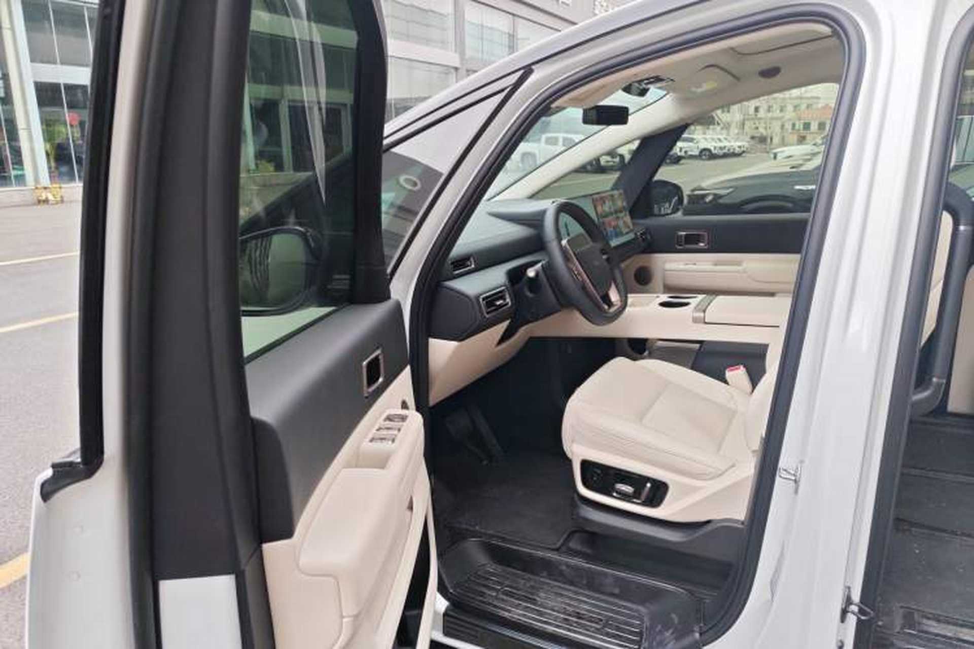 Used Li Auto MEGA 2025 Home Family Special Edition Driver Seat
