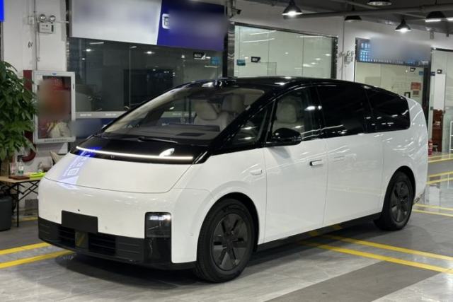 Used Li Auto MEGA 2025 Home Family Special Edition