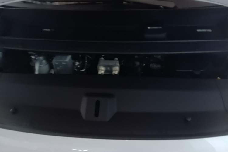 Used Li Auto MEGA 2025 Ultra Smart Refreshed Edition Engine Bay