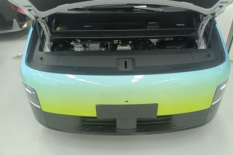 Used Li Auto MEGA 2025 Home Family Special Edition Engine Bay
