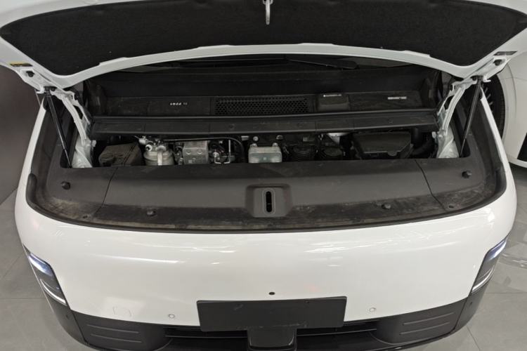 Used Li Auto MEGA 2025 Ultra Smart Refreshed Edition Engine Bay