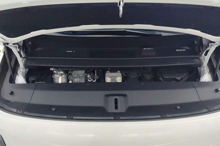 Used Li Auto MEGA 2025 Home Family Special Edition Engine Bay