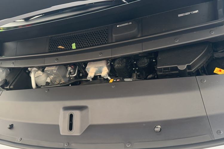 Used Li Auto MEGA 2025 Home Family Special Edition Engine Bay