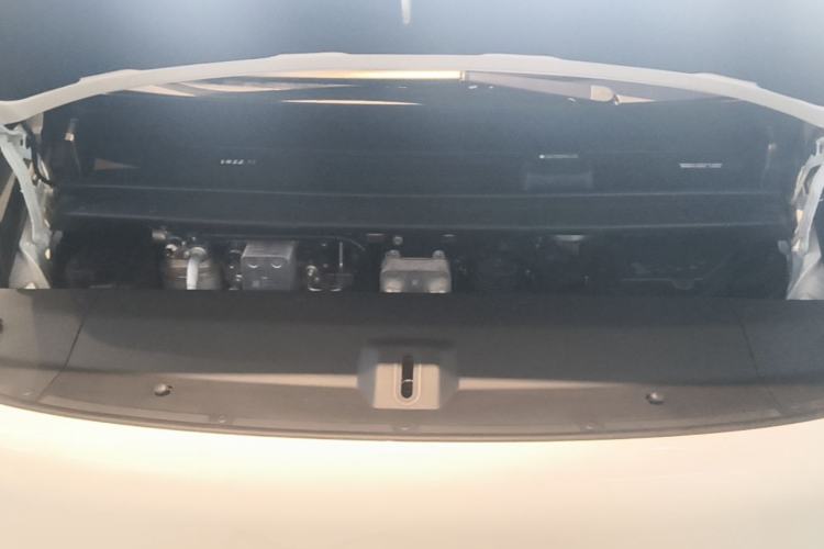 Used Li Auto MEGA 2025 Ultra Smart Refreshed Edition Engine Bay
