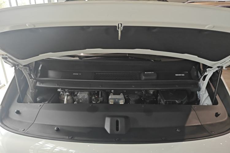 Used Li Auto MEGA 2025 Home Family Special Edition Engine Bay