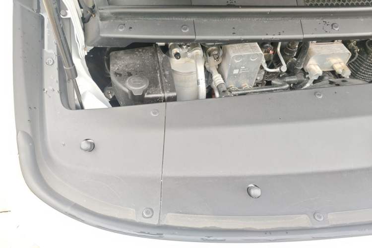 Used Li Auto MEGA 2025 Home Family Special Edition Engine Bay Right