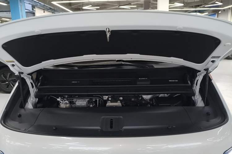 Used Li Auto MEGA 2025 Home Family Special Edition Engine Bay