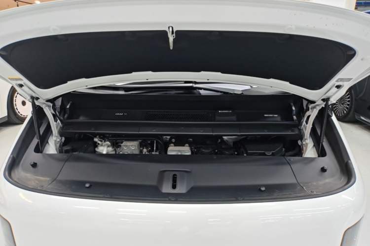 Used Li Auto MEGA 2025 Home Family Special Edition Engine Bay