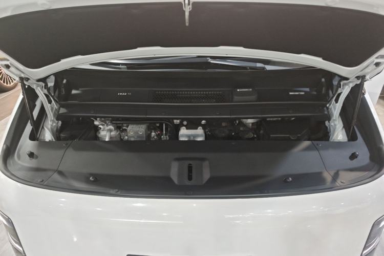 Used Li Auto MEGA 2025 Home Family Special Edition Engine Bay