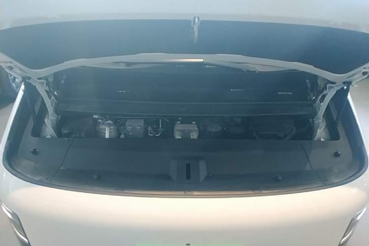 Used Li Auto MEGA 2025 Home Family Special Edition Engine Bay