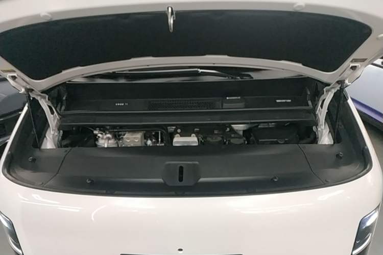 Used Li Auto MEGA 2025 Home Family Special Edition Engine Bay