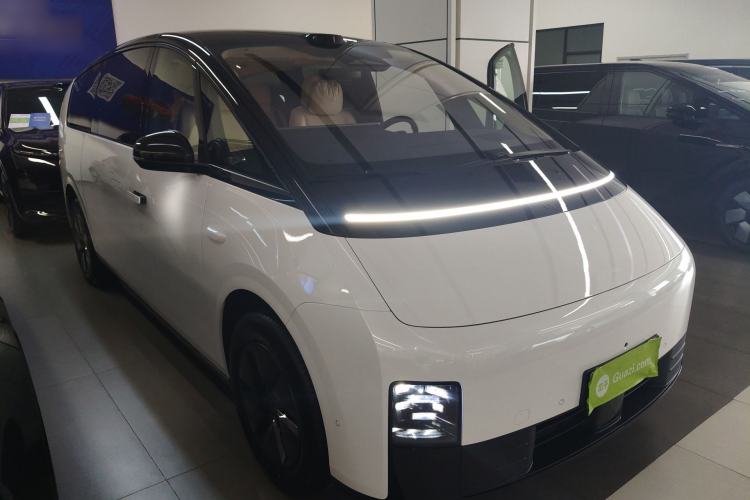 Used Li Auto MEGA 2025 Home Family Special Edition Exterior 1