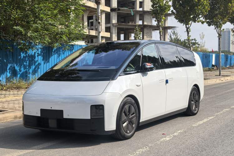 Used Li Auto MEGA 2025 Home Family Special Edition Exterior 1