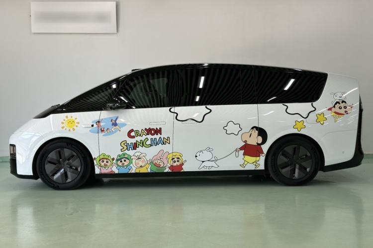 Used Li Auto MEGA 2025 Home Family Special Edition Exterior 2