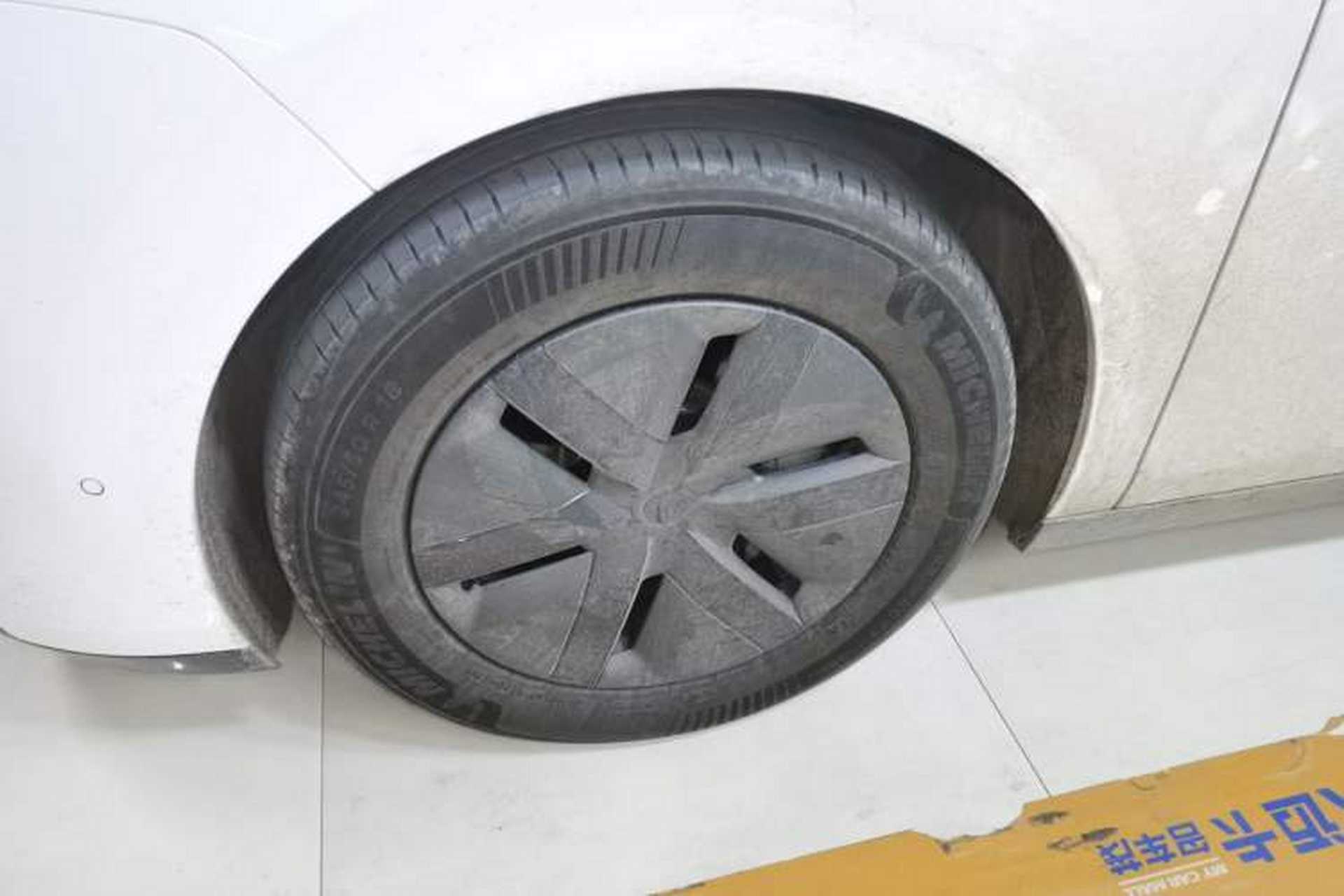 Used Li Auto MEGA 2025 Home Family Special Edition Exterior 4
