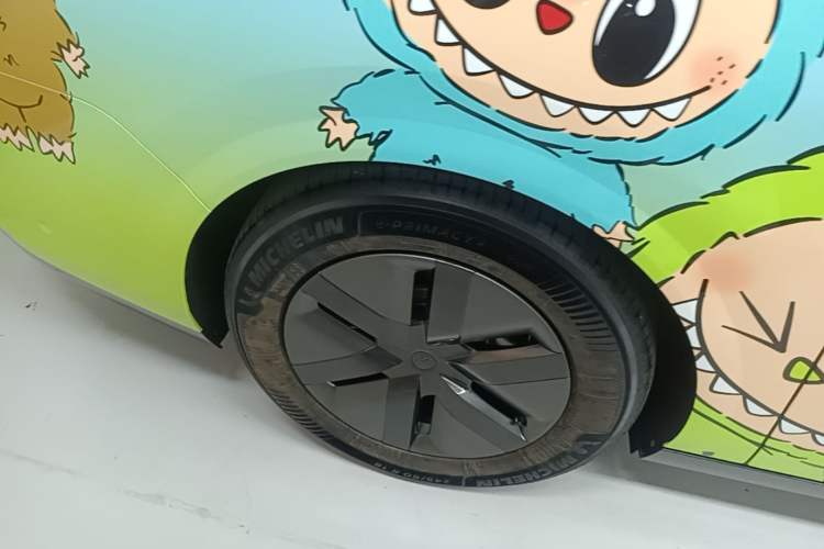 Used Li Auto MEGA 2025 Home Family Special Edition Exterior 5