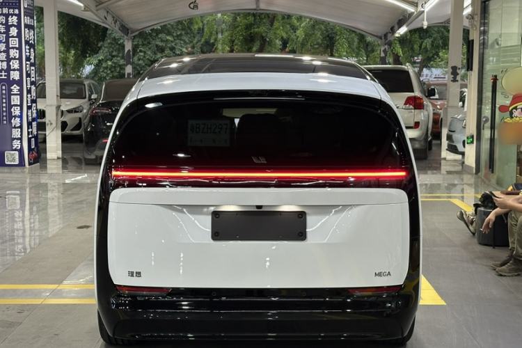 Used Li Auto MEGA 2025 Home Family Special Edition Exterior 5