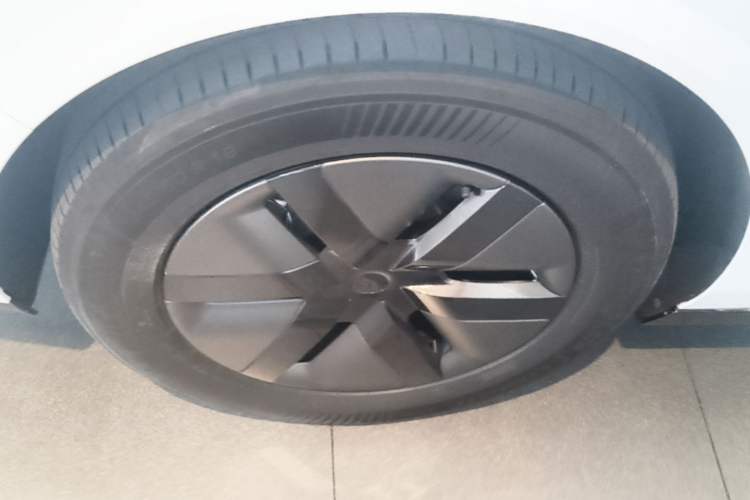 Used Li Auto MEGA 2025 Ultra Smart Refreshed Edition Exterior 5