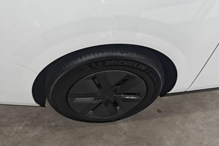 Used Li Auto MEGA 2025 Home Family Special Edition Exterior 5