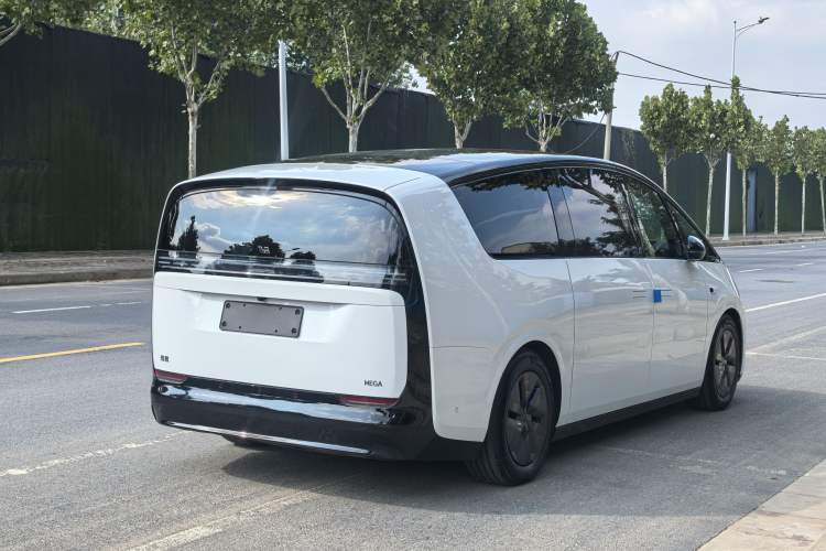 Used Li Auto MEGA 2025 Home Family Special Edition Exterior 6