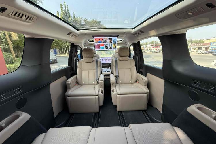 Used Li Auto MEGA 2025 Home Family Special Edition Exterior 7