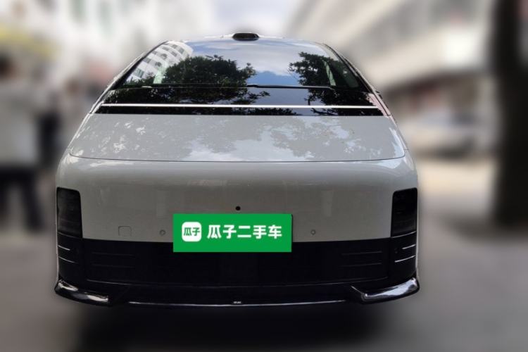 Used Li Auto MEGA 2025 Home Family Special Edition Front