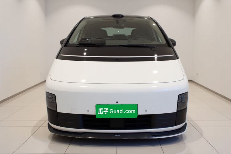 Used Li Auto MEGA 2025 Home Family Special Edition Front