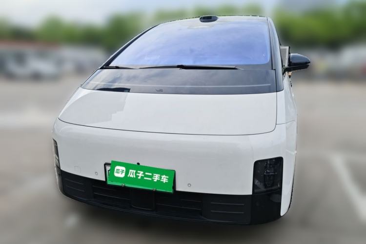 Used Li Auto MEGA 2025 Home Family Special Edition Front