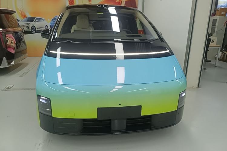 Used Li Auto MEGA 2025 Home Family Special Edition Front