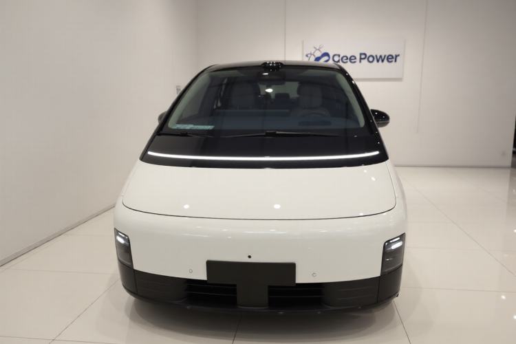 Used Li Auto MEGA 2025 Ultra Smart Refreshed Edition Front