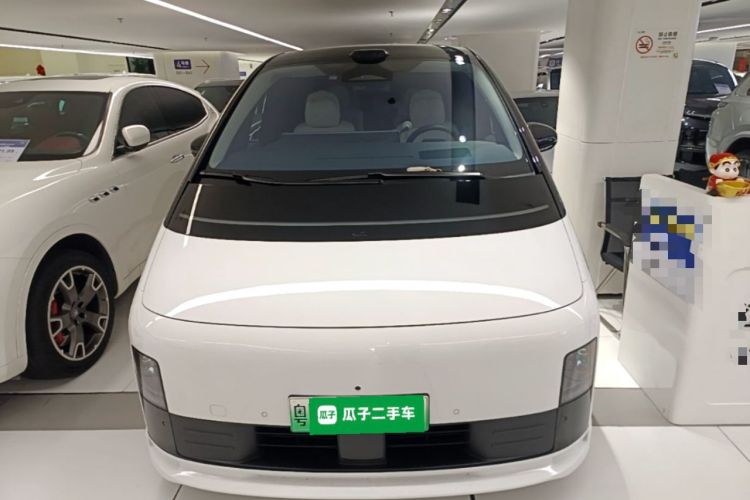 Used Li Auto MEGA 2025 Home Family Special Edition Front
