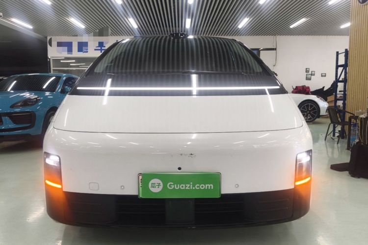 Used Li Auto MEGA 2025 Home Family Special Edition Front