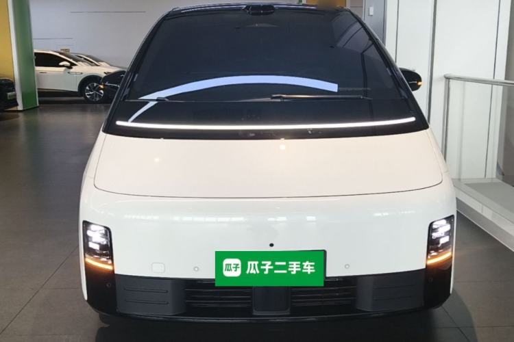 Used Li Auto MEGA 2025 Home Family Special Edition Front