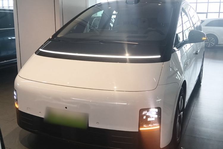 Used Li Auto MEGA 2025 Ultra Smart Refreshed Edition Front