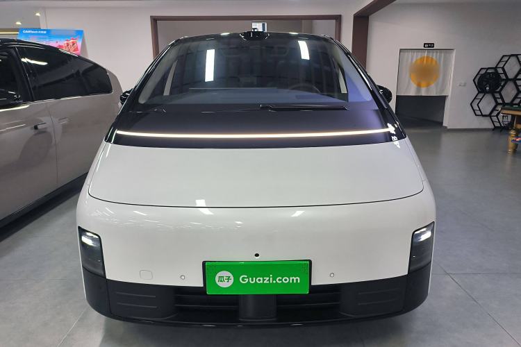 Used Li Auto MEGA 2025 Home Family Special Edition Front