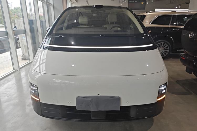 Used Li Auto MEGA 2025 Home Family Special Edition Front