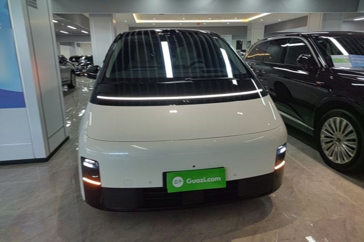 Used Li Auto MEGA 2025 Home Family Special Edition Front