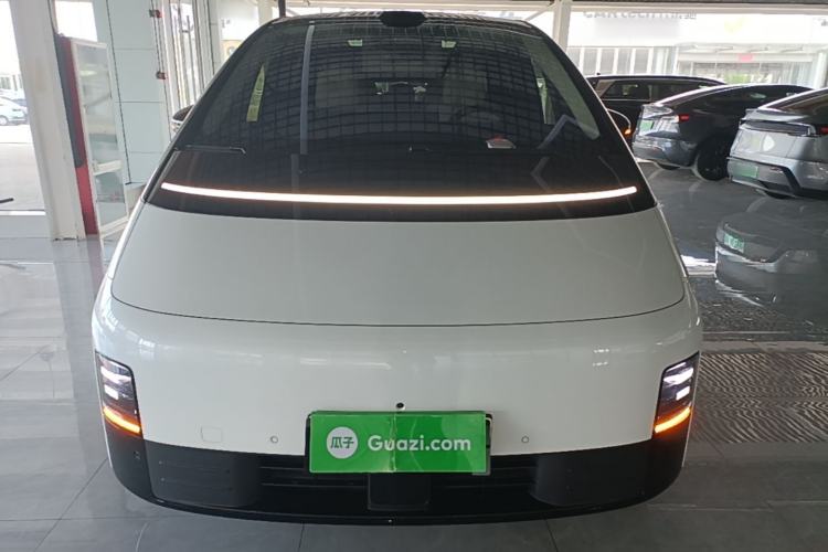 Used Li Auto MEGA 2025 Home Family Special Edition Front