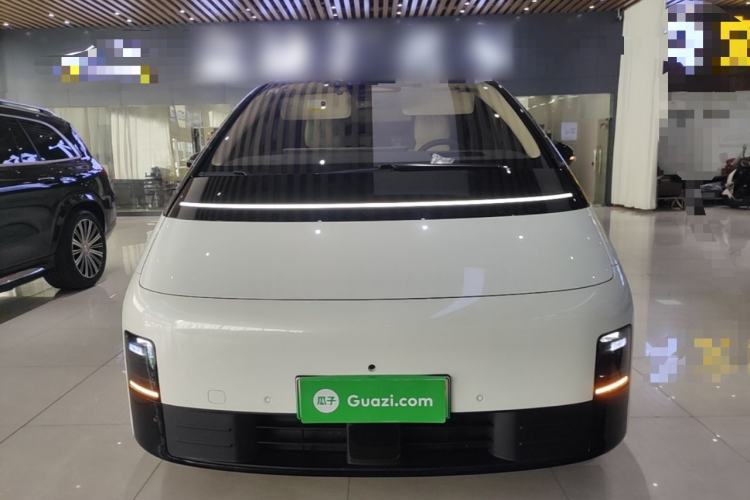 Used Li Auto MEGA 2025 Home Family Special Edition Front