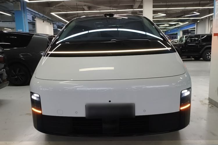 Used Li Auto MEGA 2025 Home Family Special Edition Front