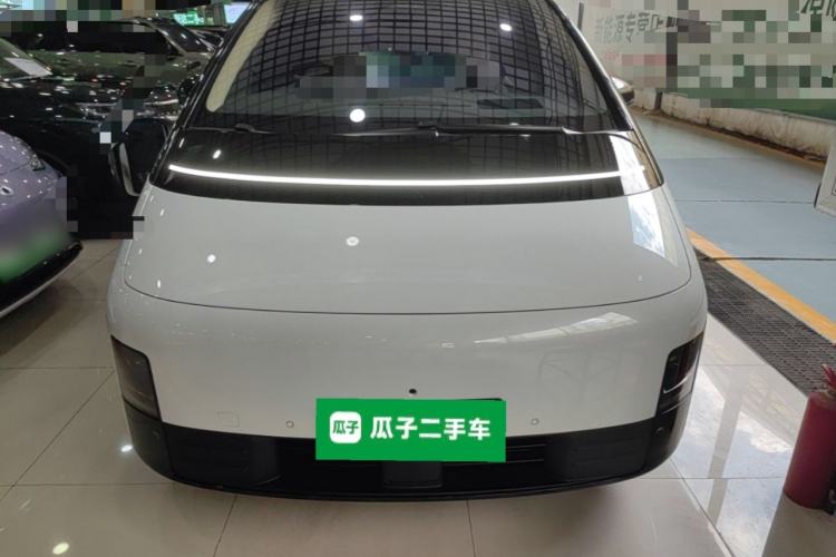 Used Li Auto MEGA 2025 Home Family Special Edition Front